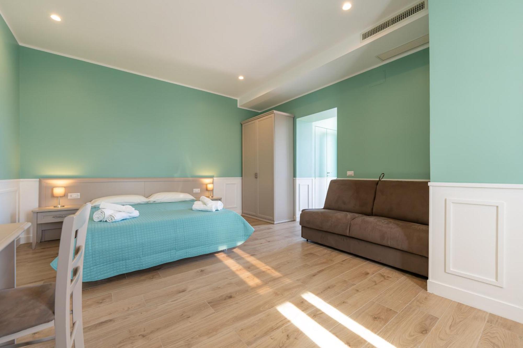 Daca Luxury Rooms Naples Exterior photo
