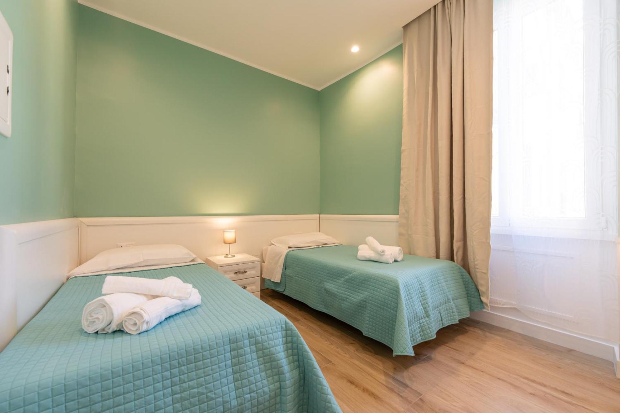 Daca Luxury Rooms Naples Exterior photo